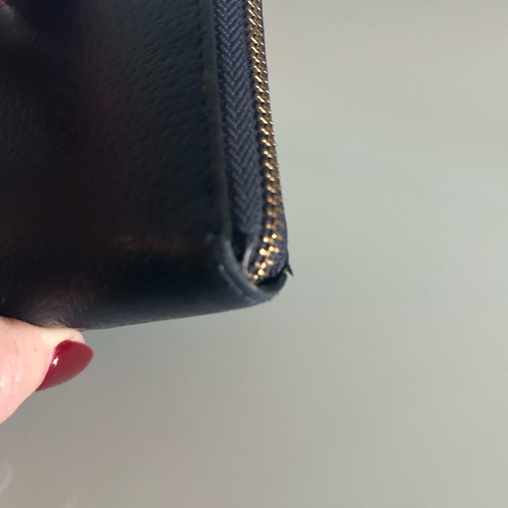 Kate Spade Navy Blue zip around Leather wallet - Picture 4 of 9